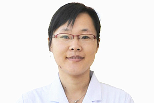 楊晶(北京京城皮膚病醫院雷射醫學中心科主任) 楊晶(北京京城皮膚病醫院雷射醫學中心科主任)