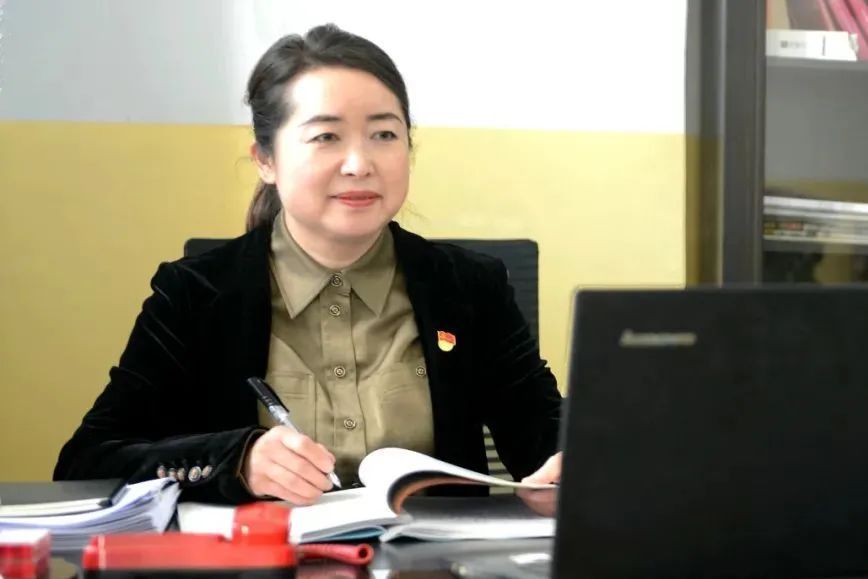 劉琳(甘肅省臨夏市第一中學副校長) 劉琳(甘肅省臨夏市第一中學副校長)