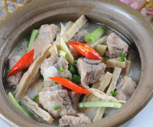 排骨筍乾湯 排骨筍乾湯