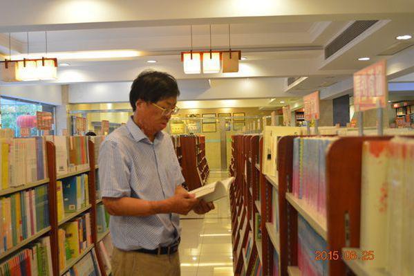 周春雷(文教書店創辦者) 周春雷(文教書店創辦者)