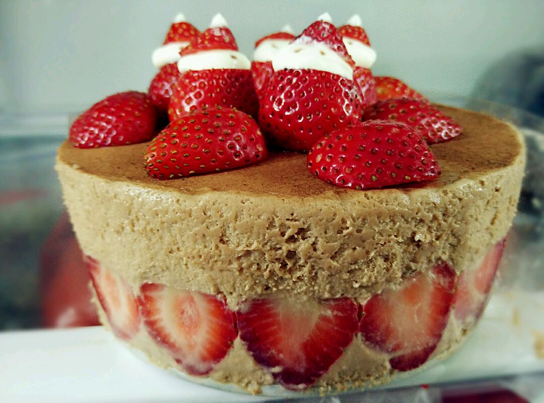 朱古力草莓慕斯蛋糕
