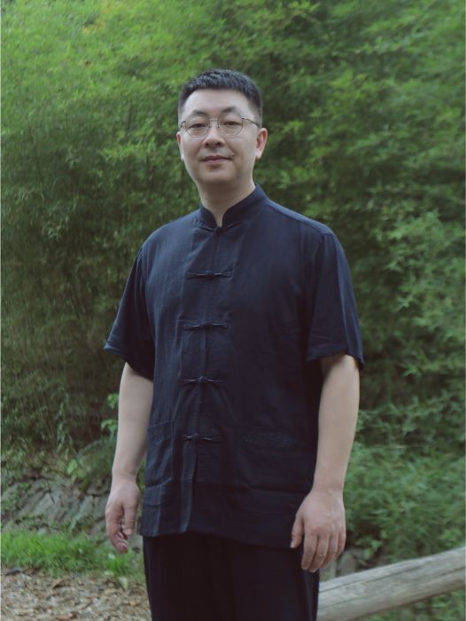 曹毅(景德鎮市非物質文化遺產代表性傳承人) 曹毅(景德鎮市非物質文化遺產代表性傳承人)