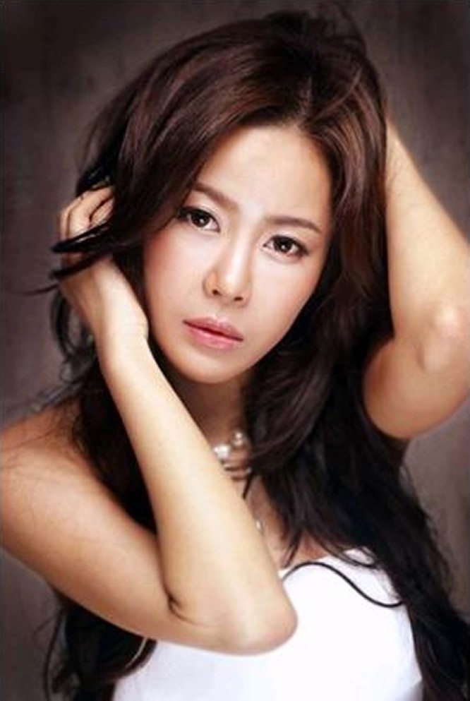 李彩(韓國歌手)