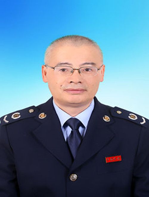 蔡其武(國家稅務總局肇慶市鼎湖區稅務局副局長) 蔡其武(國家稅務總局肇慶市鼎湖區稅務局副局長)