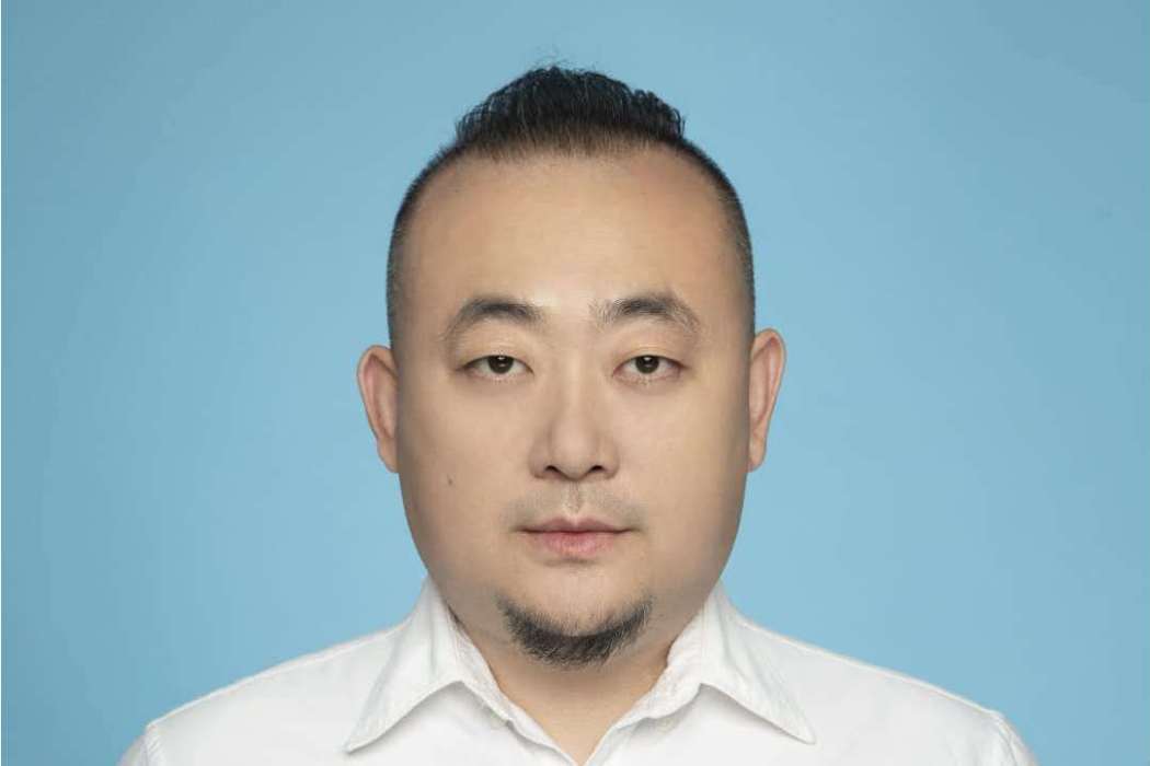 龐博(敬攸嵐香置業集團有限公司董事長) 龐博(敬攸嵐香置業集團有限公司董事長)