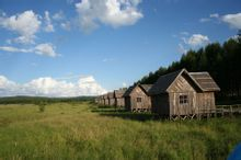 草原上的小木屋