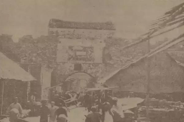 武勝門(武昌城北面唯一一座城門) 武勝門(武昌城北面唯一一座城門)