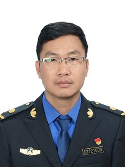 張正國(雲南省德宏州芒市城市管理綜合行政執法局黨組成員、黨總支專職副書記) 張正國(雲南省德宏州芒市城市管理綜合行政執法局黨組成員、黨總支專職副書記)