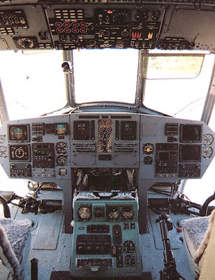 米-8內部座艙特寫