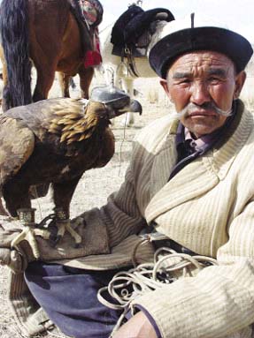 (2圖片)柯爾克孜族馴鷹習俗