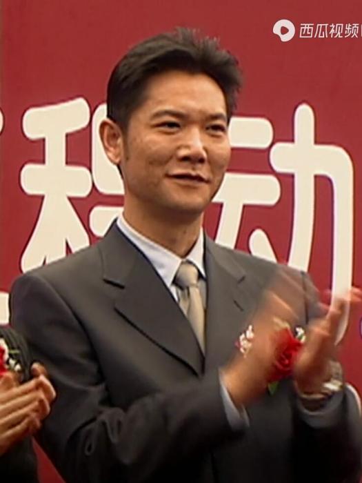 鐘國慶(2003年版電視劇《玉觀音》中的角色) 鐘國慶(2003年版電視劇《玉觀音》中的角色)