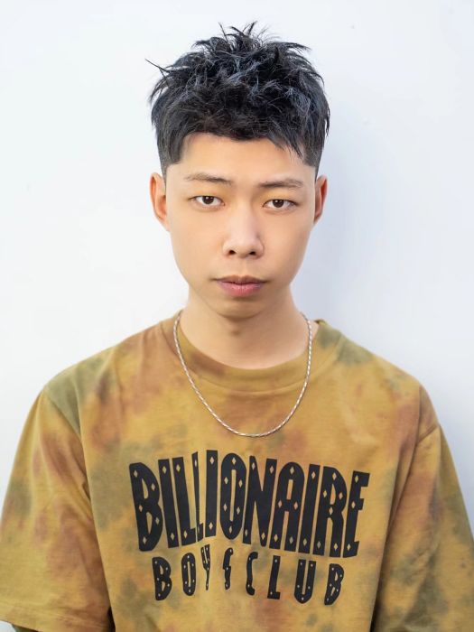 陳柯右