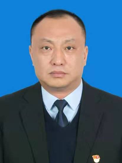 白雪峰(黑龍江省勃利縣政府副縣長) 白雪峰(黑龍江省勃利縣政府副縣長)