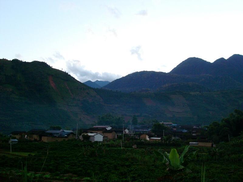 漢龍村 漢龍村