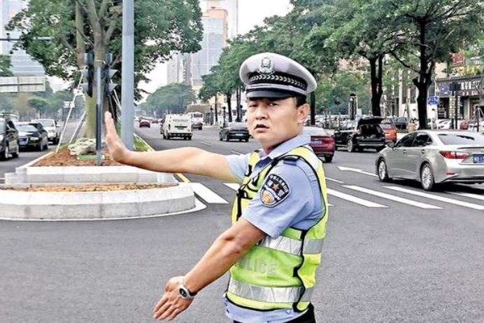 王文龍(深圳寶安區新橋街道辦事處交通協管隊隊長) 王文龍(深圳寶安區新橋街道辦事處交通協管隊隊長)