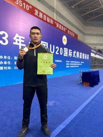 寶音達來(寧夏摔跤運動員) 寶音達來(寧夏摔跤運動員)