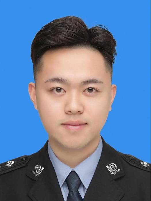鐘源(鹹陽市公安局法制支隊三級警長) 鐘源(鹹陽市公安局法制支隊三級警長)