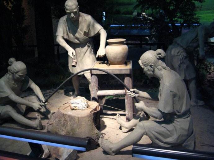 古代良渚人雕像
