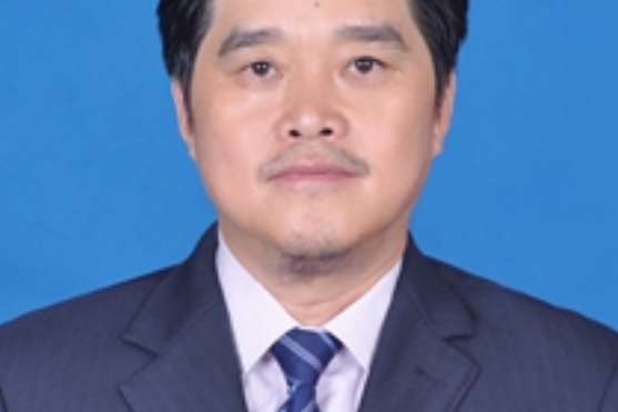 邱勇(湖南省湘西自治州教育和體育局四級調研員) 邱勇(湖南省湘西自治州教育和體育局四級調研員)