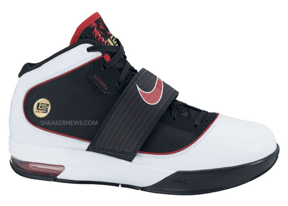 Nike Zoom LeBron Soldier IV