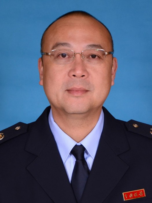 黃少剛(廣東省清遠市陽山縣國家稅務局副局長) 黃少剛(廣東省清遠市陽山縣國家稅務局副局長)