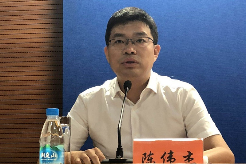 陳偉傑(江蘇省蘇州市吳江區委常委、區委統戰部部長) 陳偉傑(江蘇省蘇州市吳江區委常委、區委統戰部部長)