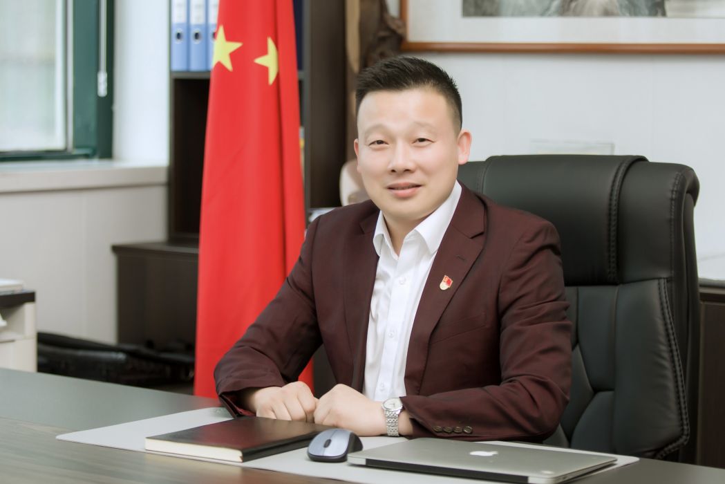 嚴政(湖北合縱建材有限公司總經理) 嚴政(湖北合縱建材有限公司總經理)