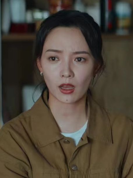 林巧兒(電影《發小兒萬歲》中的女性角色) 林巧兒(電影《發小兒萬歲》中的女性角色)