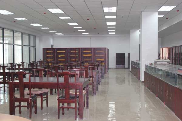 內蒙古民族大學圖書館閱覽室