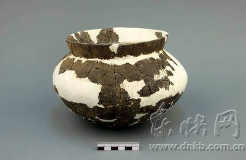 奇和洞遺址發現的唯一一件可修復的陶器