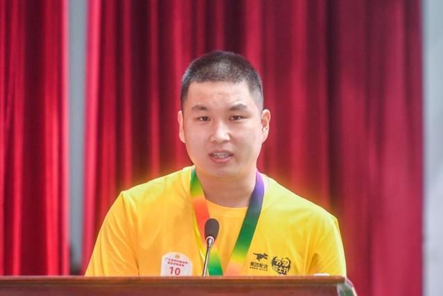 張亞飛(美團平台廣州花都區站點騎手) 張亞飛(美團平台廣州花都區站點騎手)