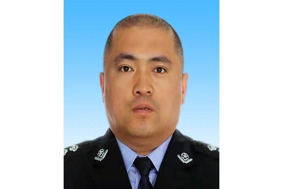 路寶強(北京市大興區舊宮鎮黨委委員、德茂派出所所長) 路寶強(北京市大興區舊宮鎮黨委委員、德茂派出所所長)