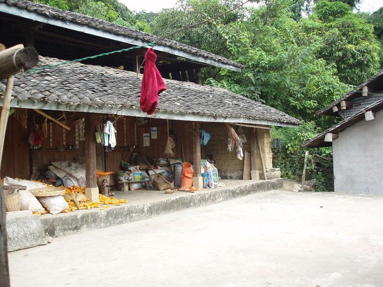 籠巴河村 籠巴河村