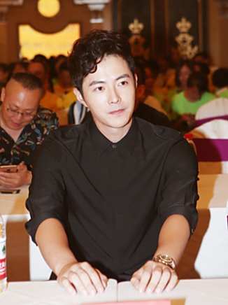 張子文(中國內地男演員、企業家) 張子文(中國內地男演員、企業家)