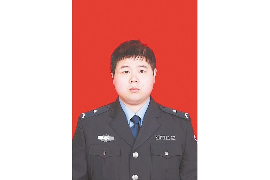李夢君(武漢市公安局武昌區分局中南路派出所輔警) 李夢君(武漢市公安局武昌區分局中南路派出所輔警)