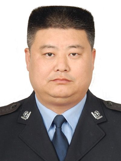 龍翔(山東省菏澤市單縣公安局黨委委員、禁毒服務中心主任) 龍翔(山東省菏澤市單縣公安局黨委委員、禁毒服務中心主任)