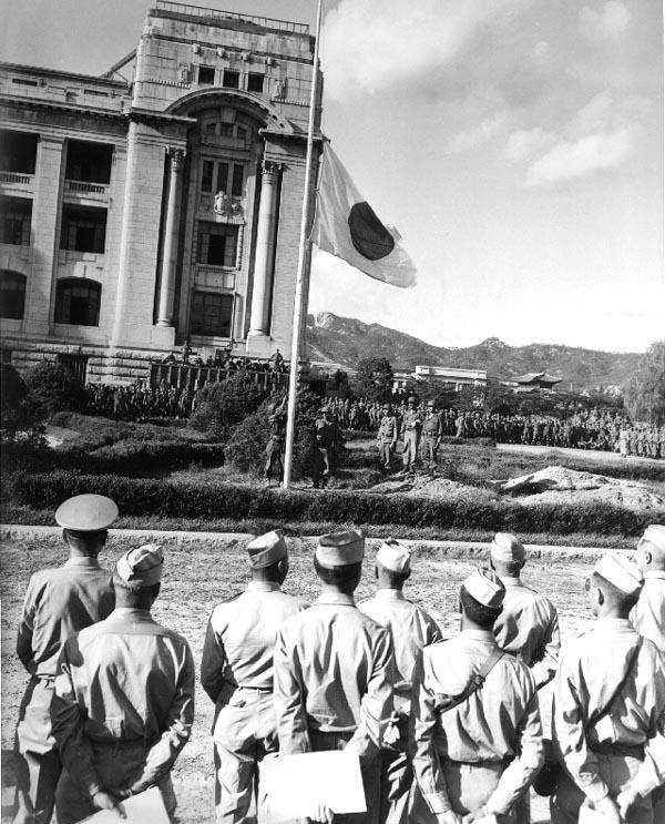 在韓國，飄了半個世紀的膏藥旗終於被降下