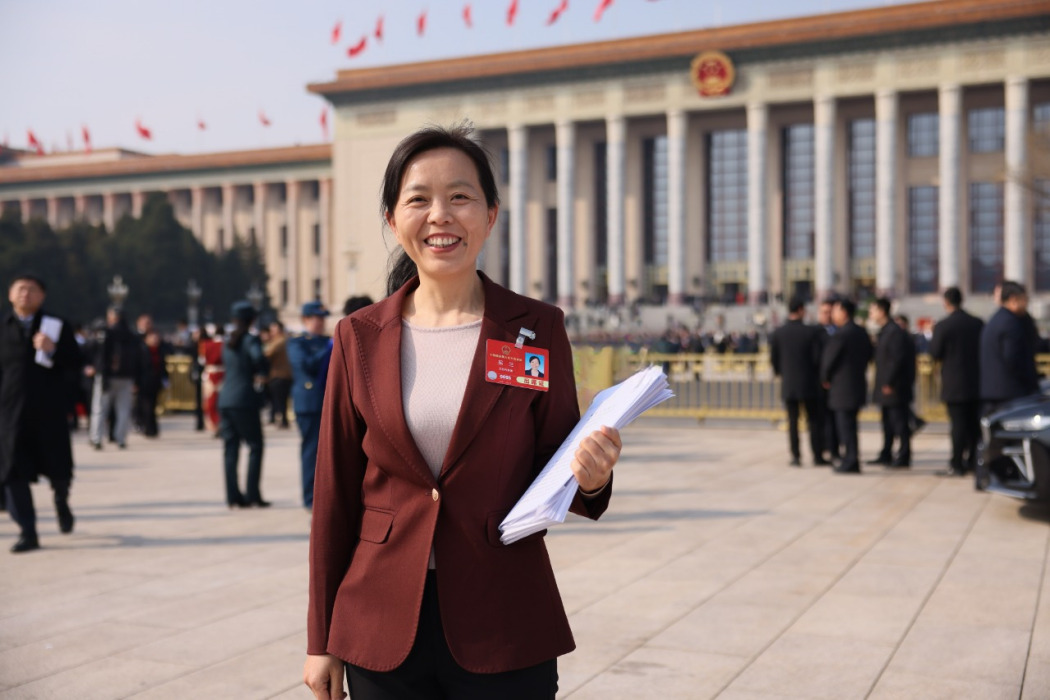 吳蘭(第十四屆全國人大代表,江蘇省電子信息產品質量監督檢驗研究院黨委書記、院長) 吳蘭(第十四屆全國人大代表,江蘇省電子信息產品質量監督檢驗研究院黨委書記、院長)