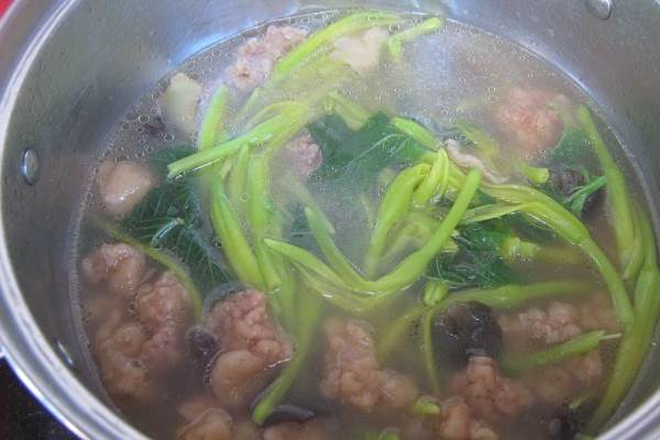 酥肉蔬菜湯 酥肉蔬菜湯