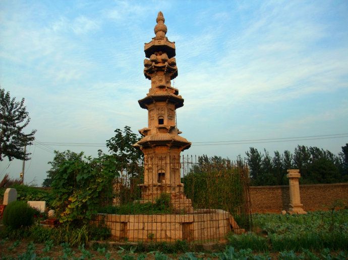 治平寺石塔 治平寺石塔