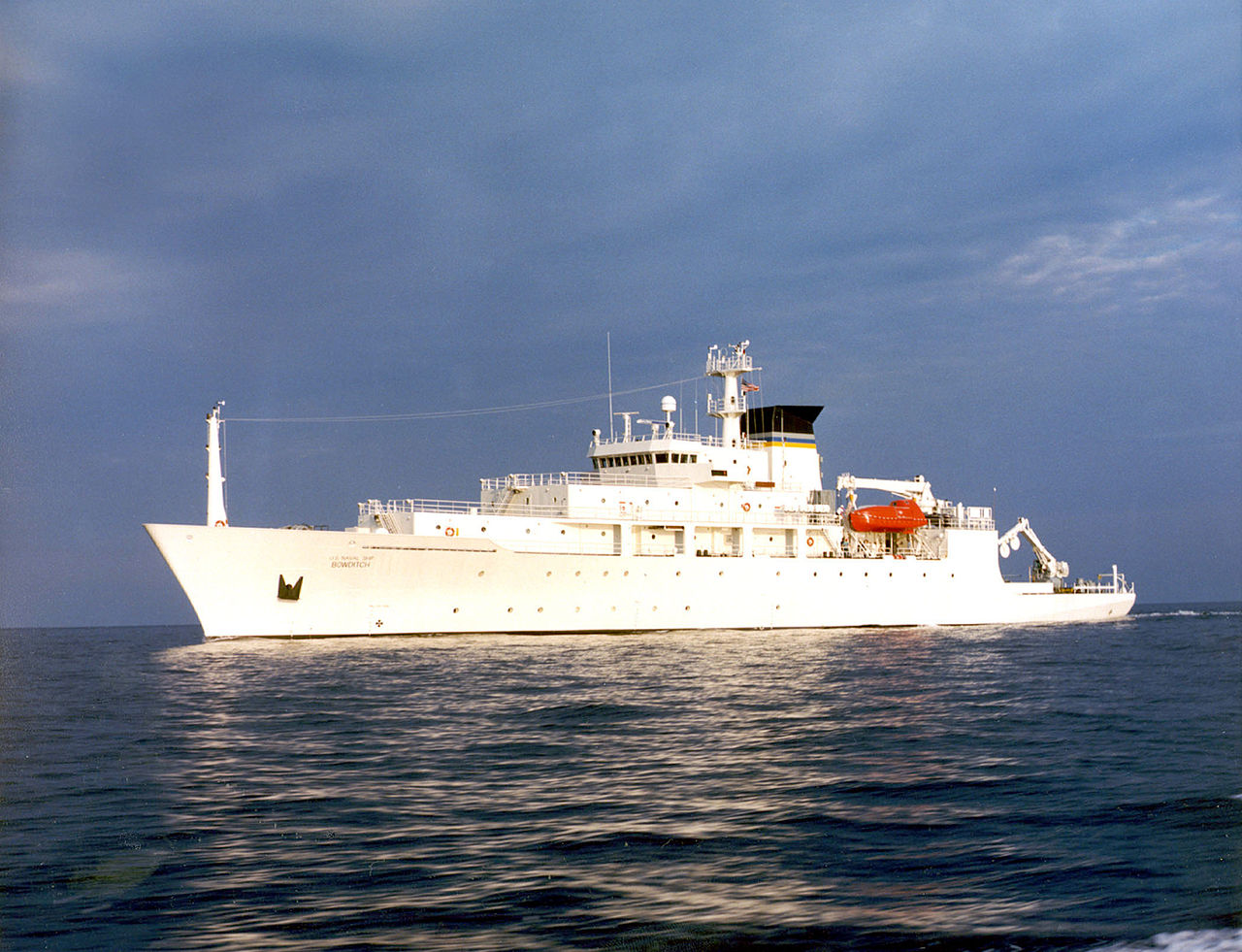 鮑迪奇號海洋測量船