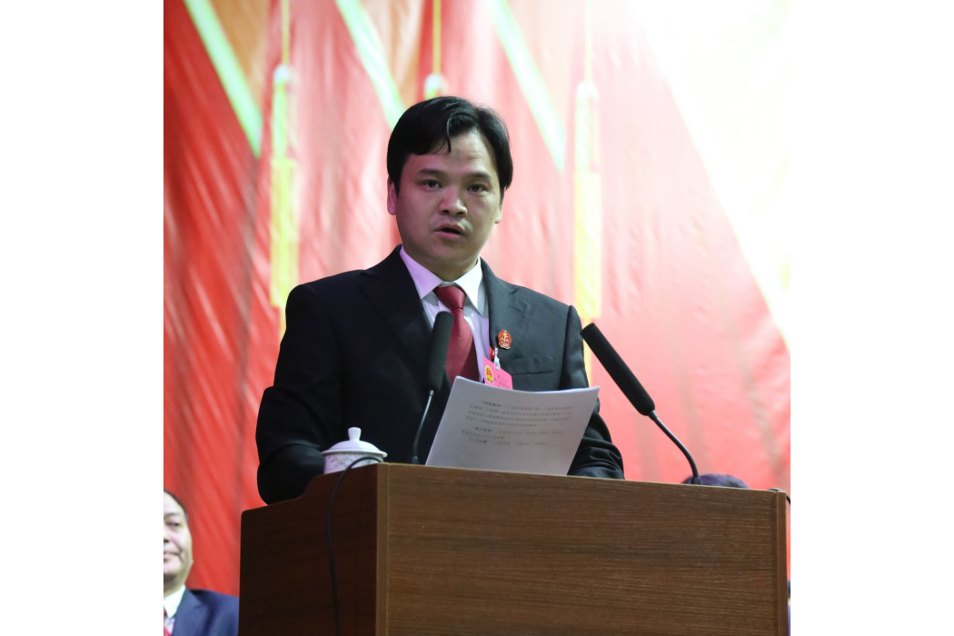 周龍(湖南省衡陽市衡山縣人民法院黨組書記、院長、四級高級法官) 周龍(湖南省衡陽市衡山縣人民法院黨組書記、院長、四級高級法官)