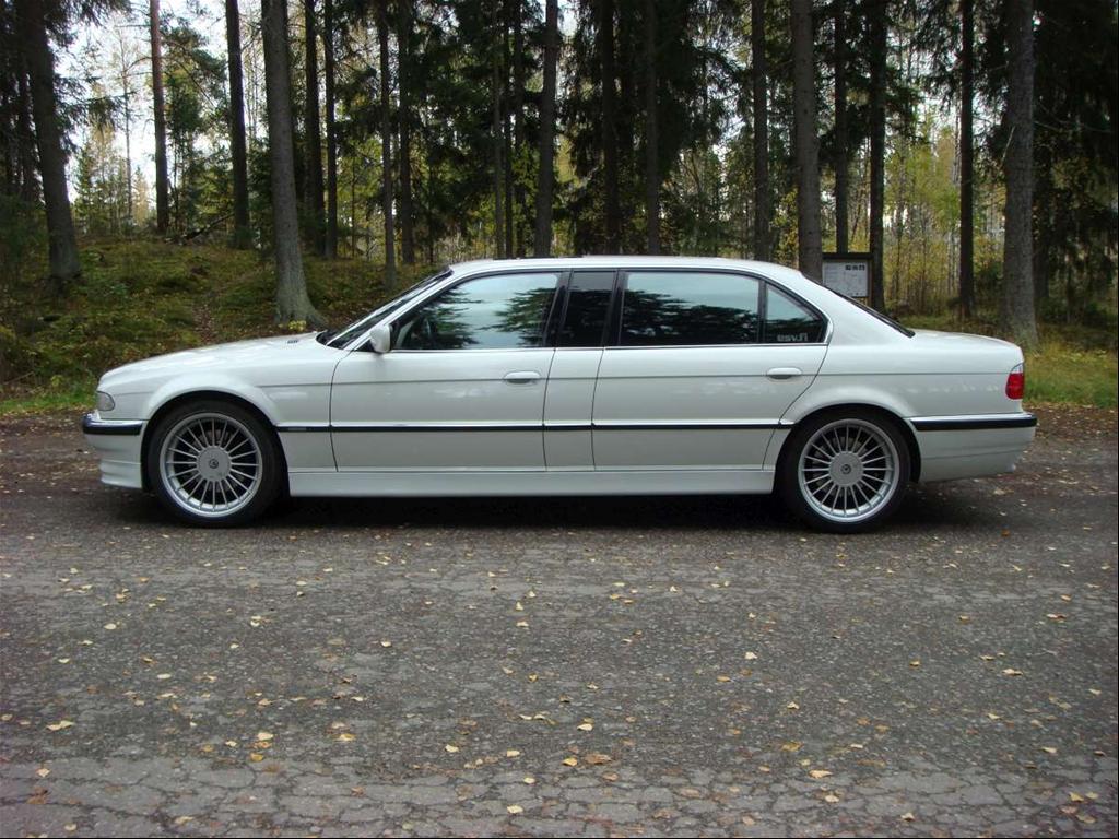 白色版本BMW L7