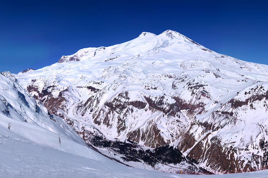 歐洲最高峰：厄爾布魯士峰