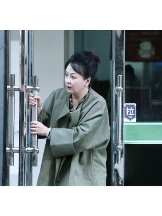 金美英(電影《打黑》中的角色) 金美英(電影《打黑》中的角色)