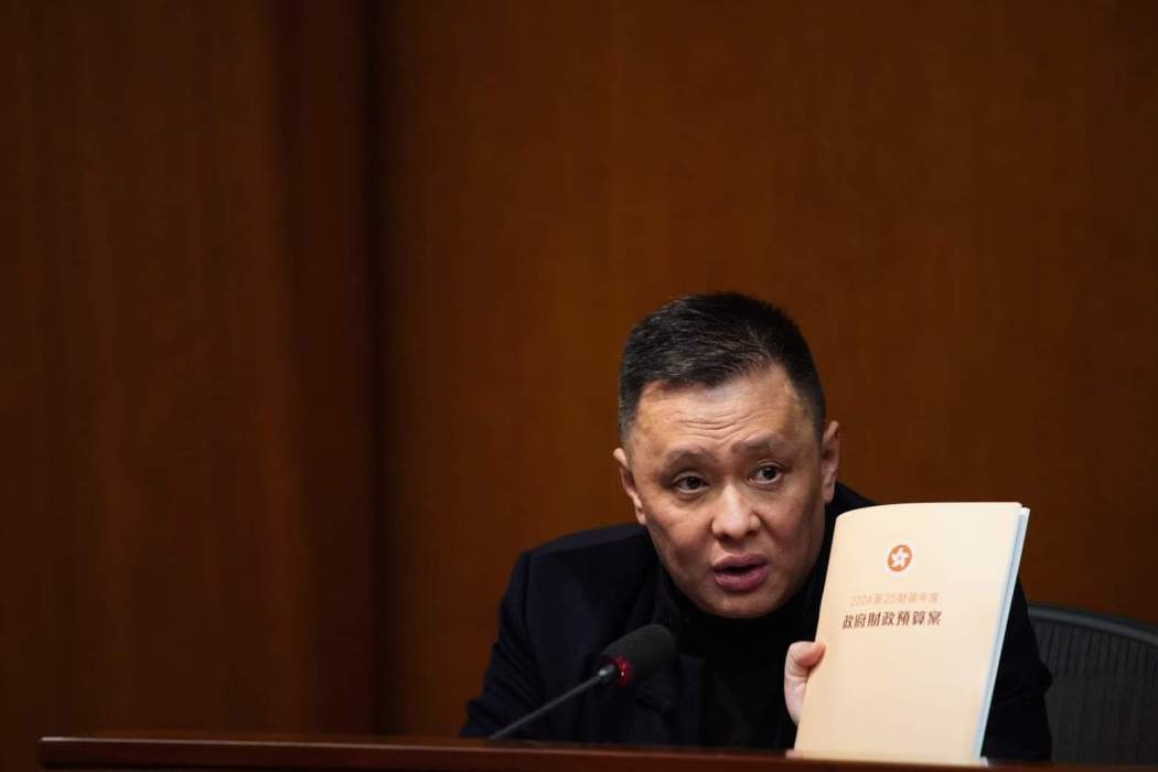 鄧飛(香港教育工作者聯會副會長、香港特區第七屆立法會選舉委員會界別立法會議員) 鄧飛(香港教育工作者聯會副會長、香港特區第七屆立法會選舉委員會界別立法會議員)