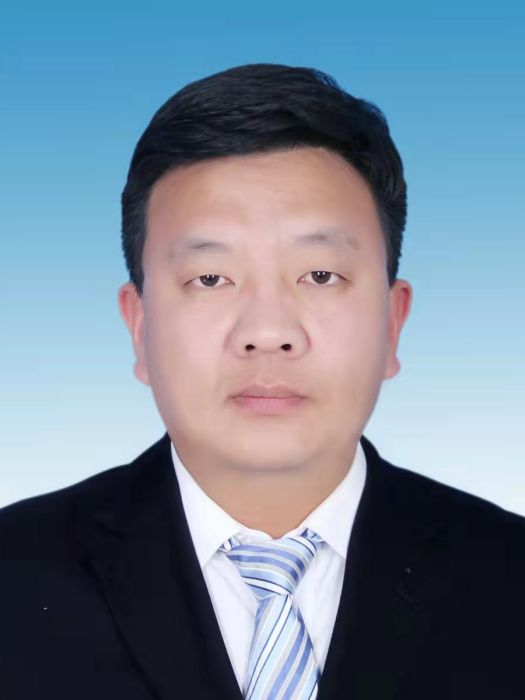 魯茸定主(雲南省迪慶州香格里拉市小中甸鎮人民政府副鎮長) 魯茸定主(雲南省迪慶州香格里拉市小中甸鎮人民政府副鎮長)