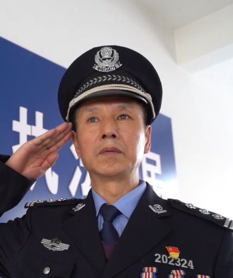 程新安(吉林市公安局昌邑分局延江派出所一級警長) 程新安(吉林市公安局昌邑分局延江派出所一級警長)