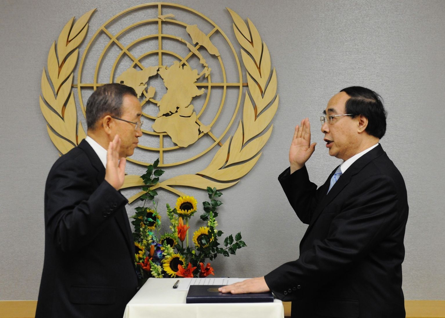 2012年吳紅波宣誓就任聯合國副秘書長