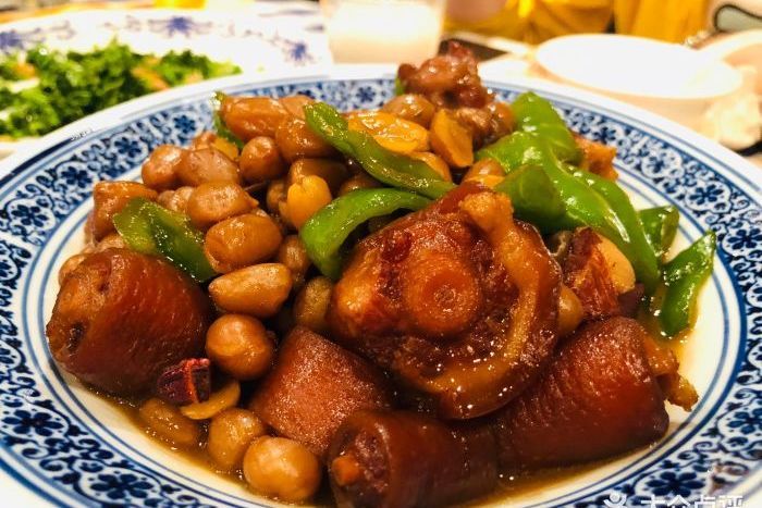 花生燒豬尾 花生燒豬尾